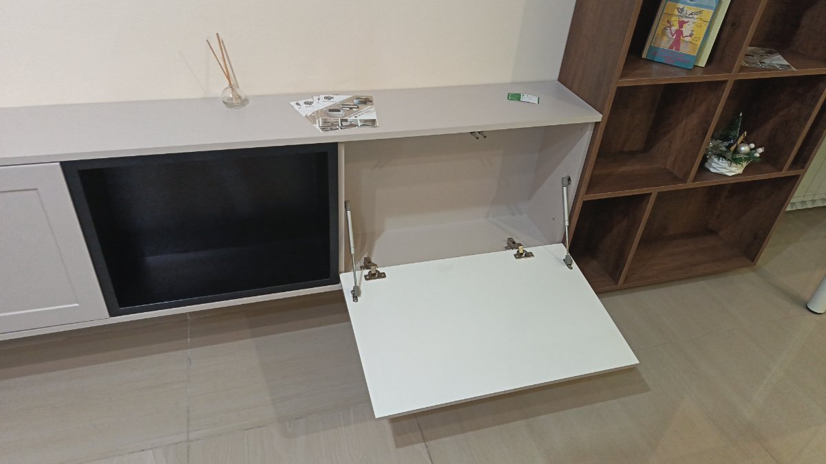 Domino tv set