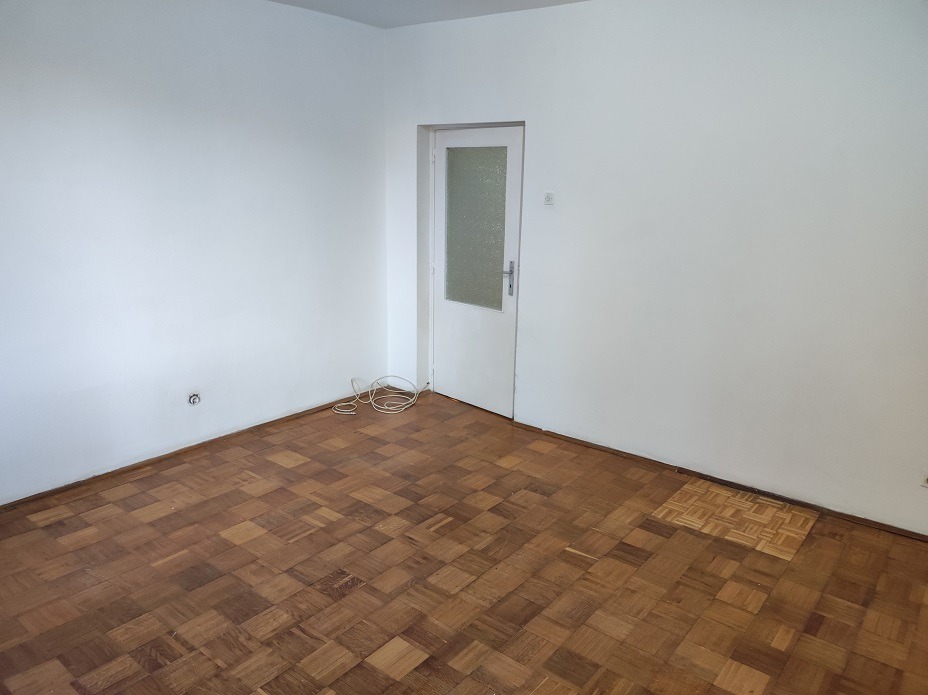 Trosoban stan u naselju Mala Amerika-Zrenjanin