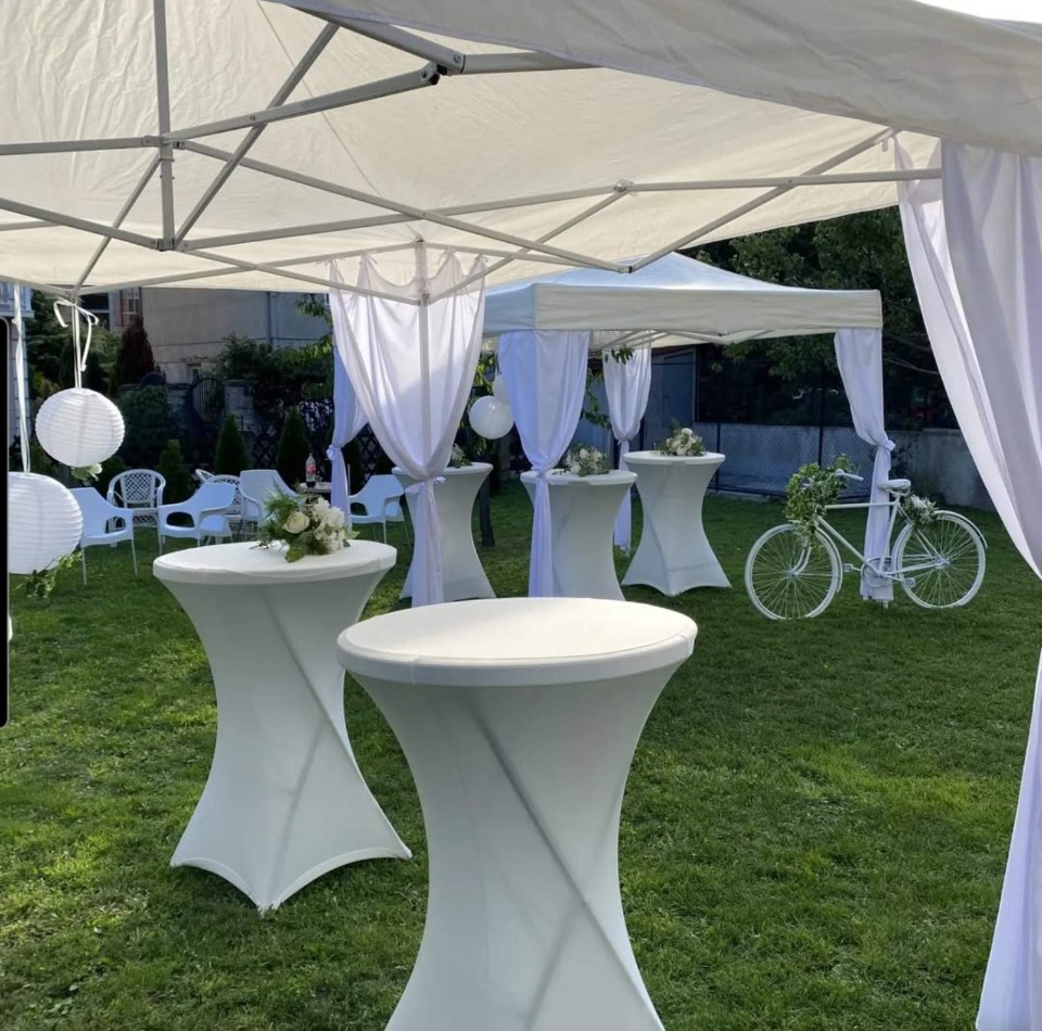 Iznajmljivanje barskih stolova i paviljona Subotica