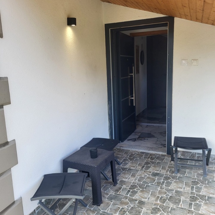 Izdajem kucu u Loznici