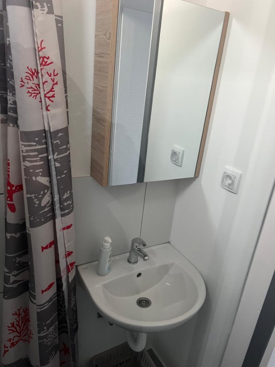 Smestaj/apartmani/sobe za do 10 osoba (5+5) u Jarkovcima / Indjija