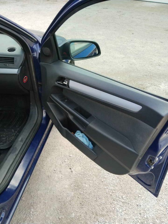 Opel astra katavan. 2006. god 