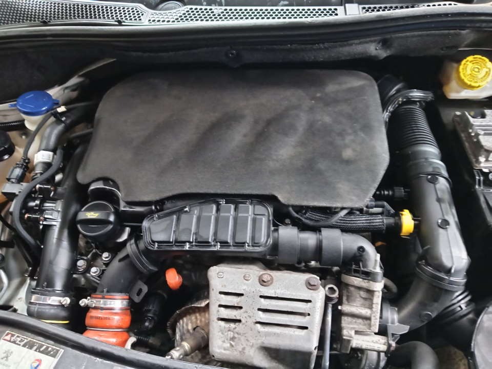 Pežo 2008.1.2turbo  benzin 2017. god  