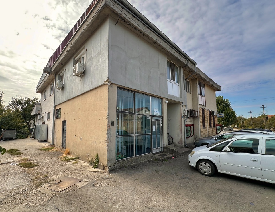 Poslovni prostor 42m2,Lipar-Kula