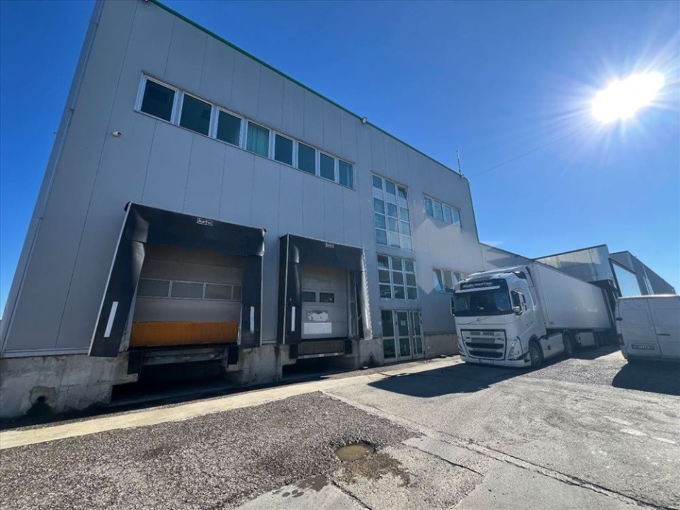 Hlađeni skladišni prostor +4C i suvo skladište