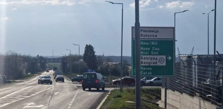 Izdaje se hala sa placem-Vozdovac,selo Rakovica (Kruzni put)
