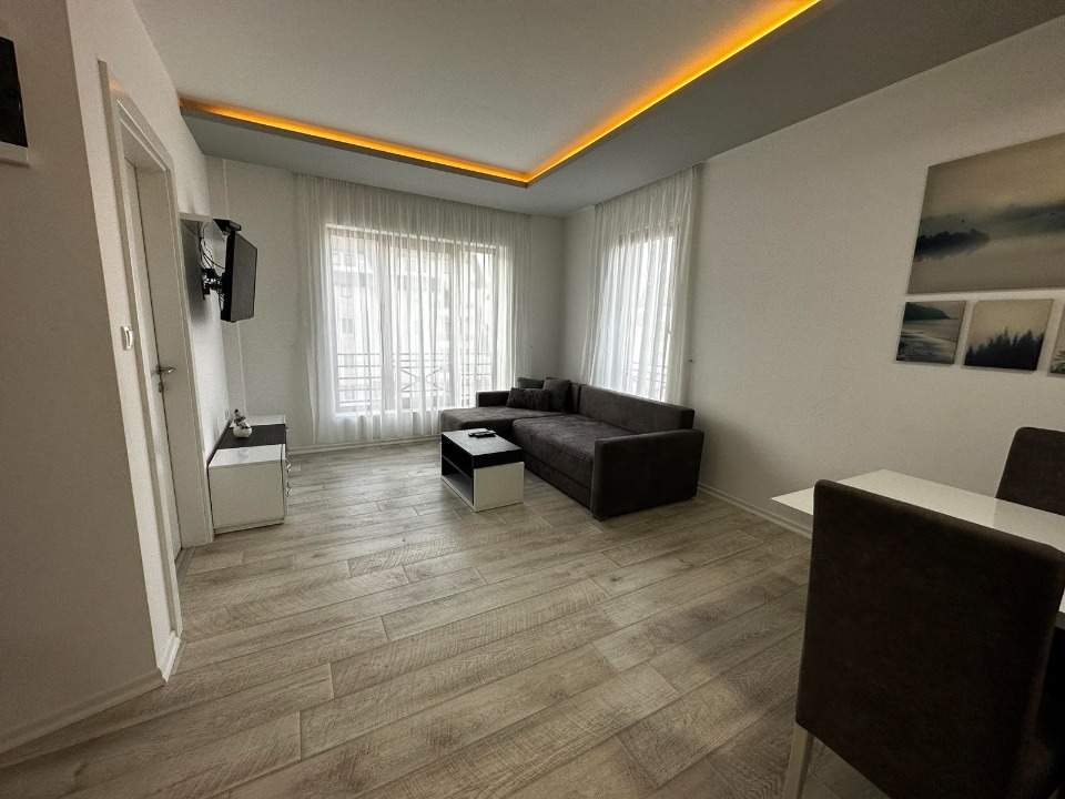Prodajem LUX kompletno opremljen stan na Kopaoniku