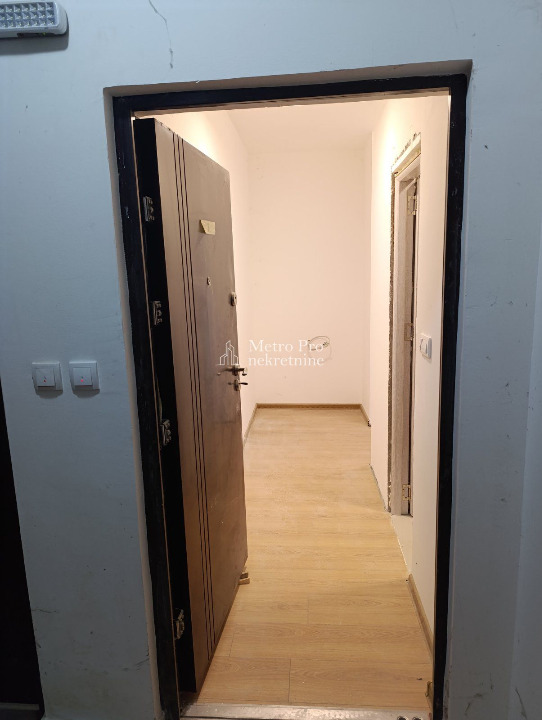Borča, JNA – 2,5s stan 49m² + dvorište 30m², prizemlje, novogradnja