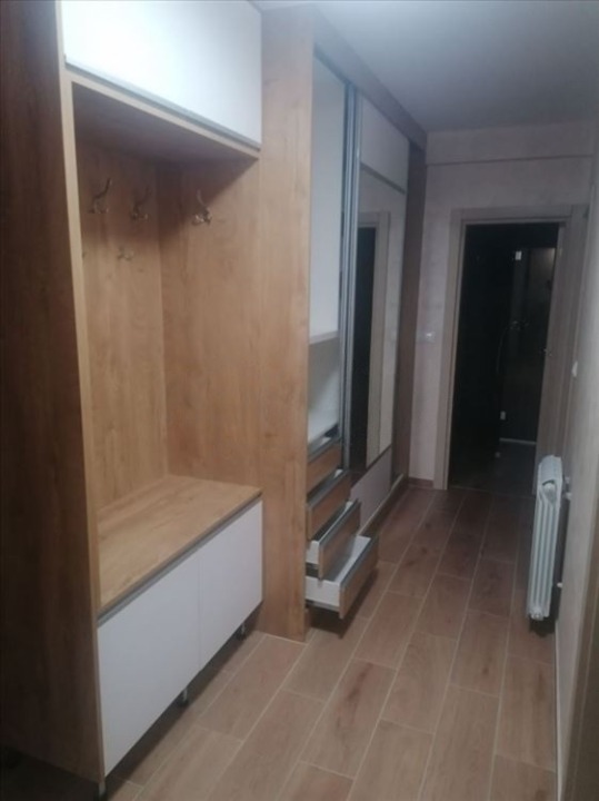 Prodajem dvoiposoban polunamesten stan Beograd-Zvezdara