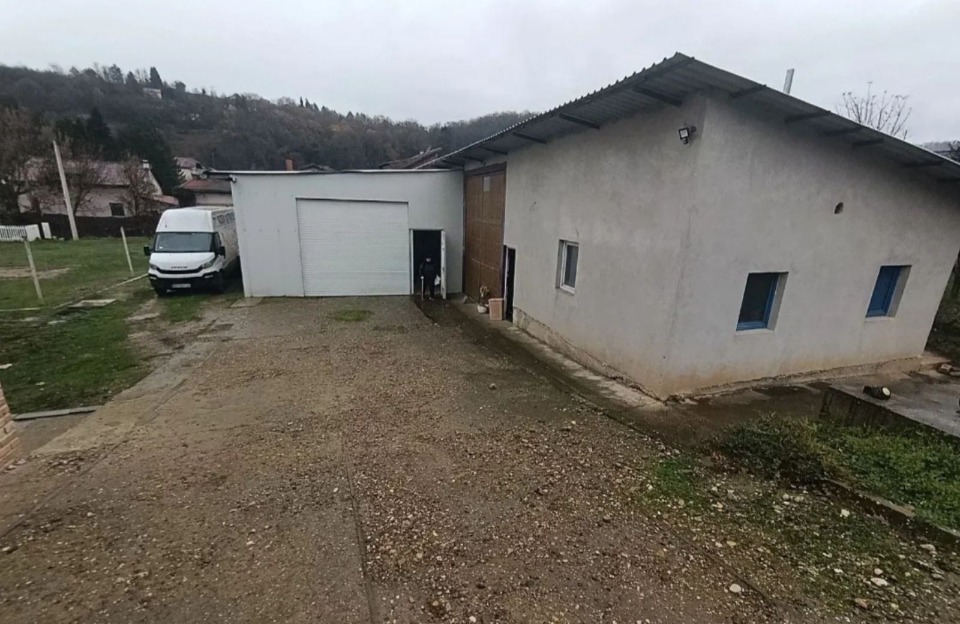 Hala,magacin,skladiste za izdavanje-Paragovo,Novi Sad