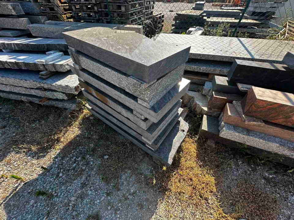 Velika rasprodaja granitnih  ploca 50  m3 I granitnih plocica 200 m2 