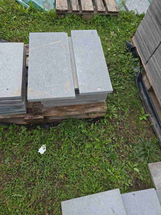 Velika rasprodaja granitnih  ploca 50  m3 I granitnih plocica 200 m2 