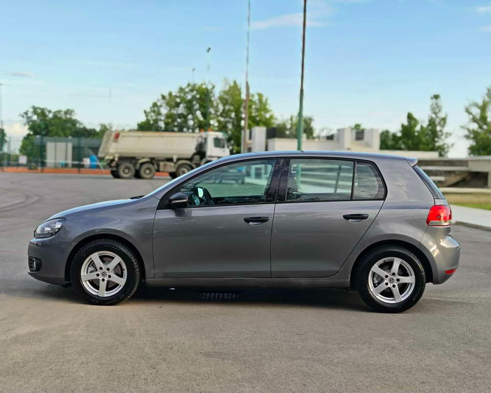 Na prodaju Volkswagen Golf 6  1.6 TDI, 2011. god 