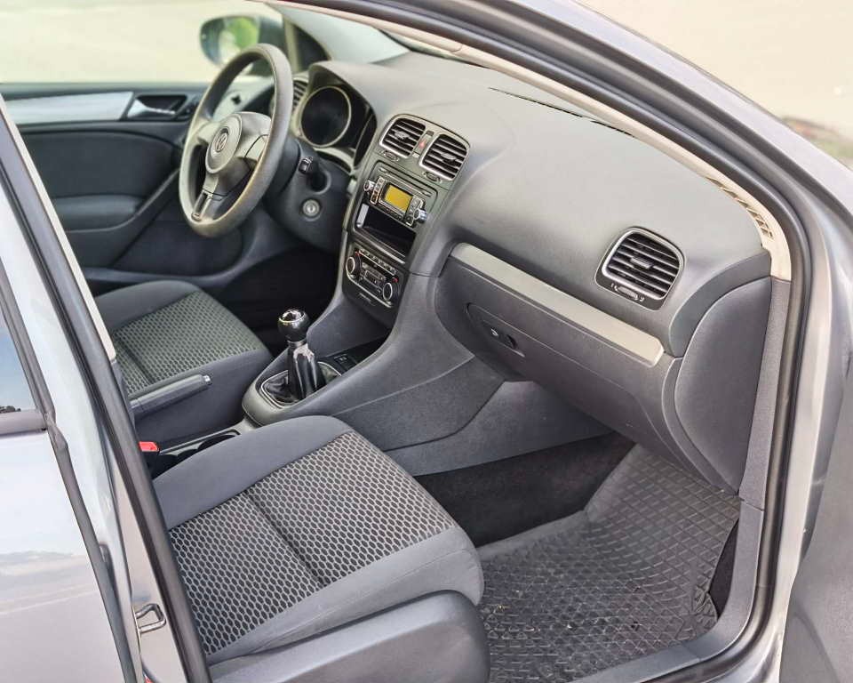 Na prodaju Volkswagen Golf 6  1.6 TDI, 2011. god 