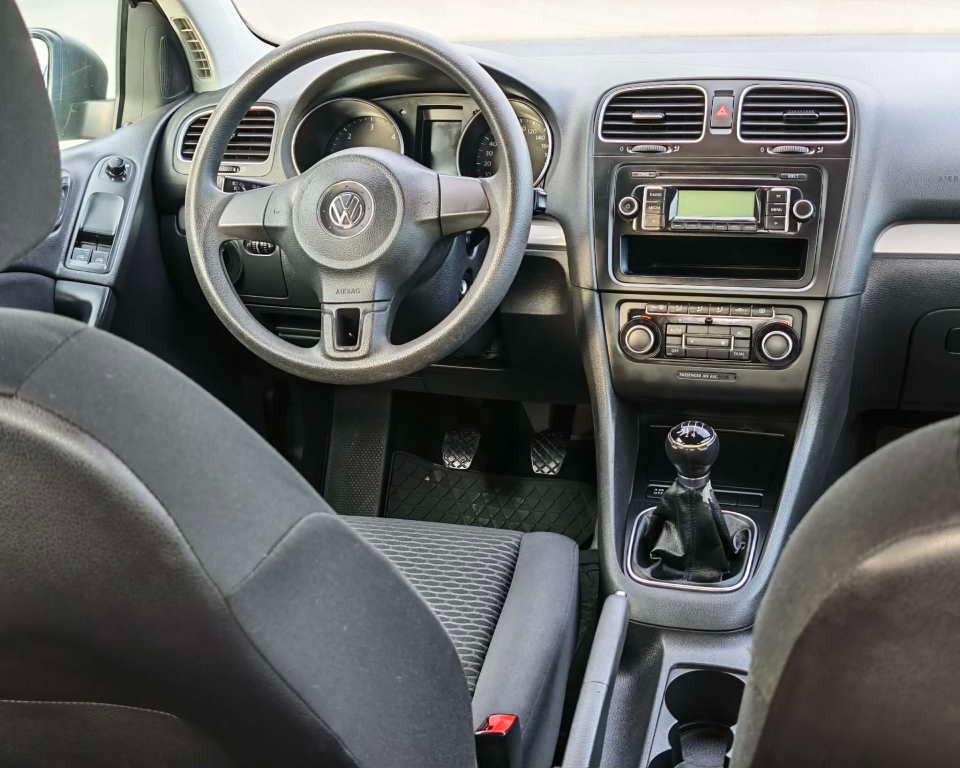 Na prodaju Volkswagen Golf 6  1.6 TDI, 2011. god 