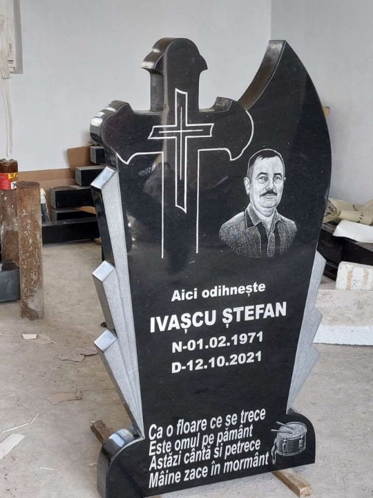 Nadgrobni spomenici akcija vec od 300 €  