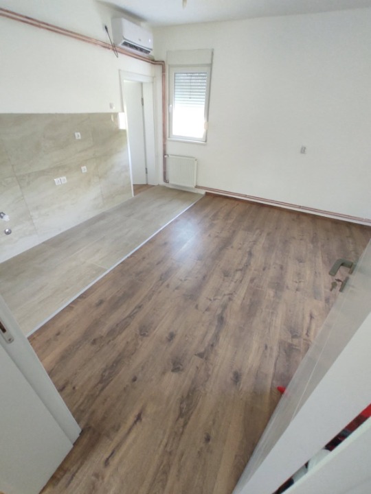 Ekskluzivan kompletno renoviran stan 70m2