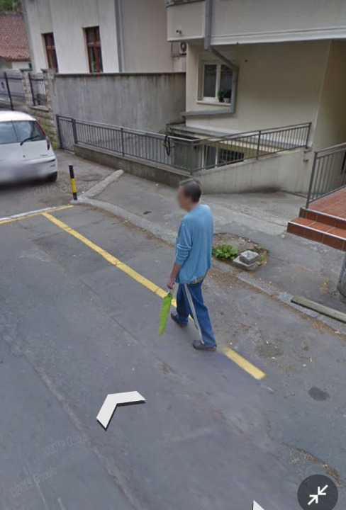 Izdajem dva garazna mesta, Bilećka 22 na Vozdovcu