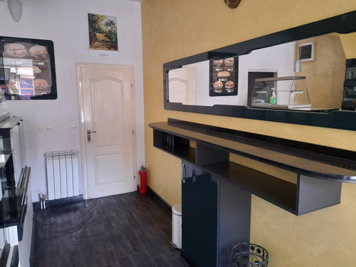 Izdajem lokal picerije, pekara, gotova jela Inđija
